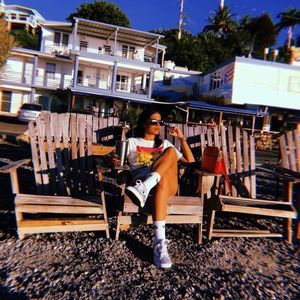 Meet your Posher, Onelia